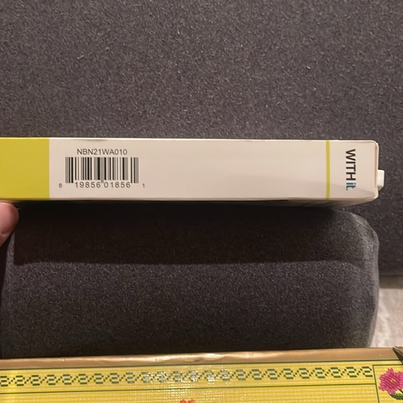 Two Apple Watchbands - Picture 3 of 5